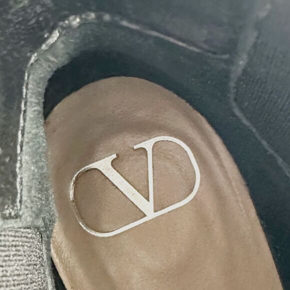 VALENTINO Vlogo Black Patent Leather Boot Size 38 Pointed Toe Kitten Heel Stilet - Picture 12 of 13